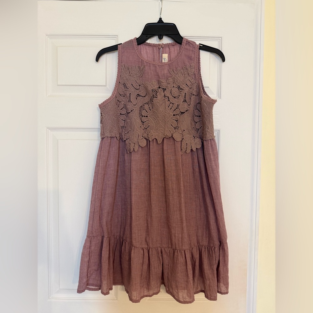 Elegant Mauve Lace Mini Tunic Dress